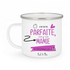 Mug Émaillé Personnalisé – « Je ne suis pas parfaite, mais je suis Mamie et c'est presque pareil » | Tasse Vintage Humour avec Prénoms des Petits-Enfants | Cadeau Grand-Mère