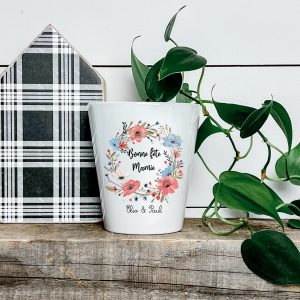 Pot de Fleurs Conique en Céramique 90 mm - Personnalisable avec Couronne de Fleurs - Prénoms des Petits-Enfants - Cadeau Unique pour Mamie