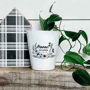 Cache-pot céramique personnalisé 10oz - Design fleurs noires + 'Maman formidable' + Prénom(s) enfant(s) - Pot de fleur conique avec trou