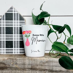 Cache-pot céramique personnalisé 10oz -  bouquet de fleurs + 'Bonne fête maman' personnalisable+ Prénom(s) enfant(s)- Pot de fleur avec trou