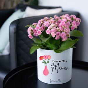 Pot de Fleurs en Céramique Blanche "Bonne Fête Maman" (Phrase Modifiable) avec Fleurs Noires – Cadeau Personnalisé pour Maman –