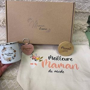 Coffret Cadeau Maman Personnalisable – Box Maman avec Mug Émaillé, Miroir Gravé, Porte-Clé Rose, Pochette Signée avec Prénoms des Enfants et Boîte Cadeau – Fête des Mères, Anniversaire