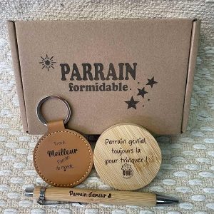 Box Parrain Cadeau – Coffret Parrain Formidable avec Boîte Gravée, Porte-Clé Similicuir, Stylo & Décapsuleur – Idée Annonce ou Remerciement Parrain