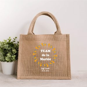 Petit sac jute EVJF personnalisé – Couronne florale jaune – Cadeau Team de la Mariée – Pochette demoiselle d’honneur