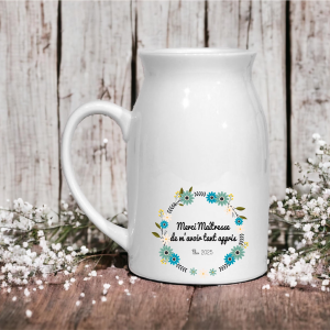 Pot à lait Merci Maîtresse personnalisé – Pichet céramique 450 ml avec prénom – Cadeau fin d’année scolaire – Motif fleuri