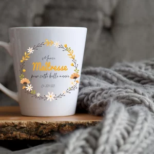 Mug conique “Merci Maîtresse” – Cadeau fin d’année scolaire personnalisé – Motif floral – Tasse céramique 325 ml – Texte & année modifiables