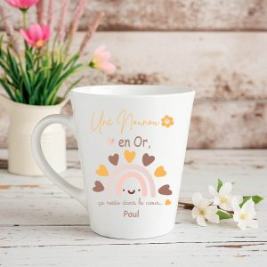 Mug conique “Une Nounou en Or” personnalisé – Cadeau nounou Noël ou fin d’année – Arc-en-ciel cœur Bébé Panda