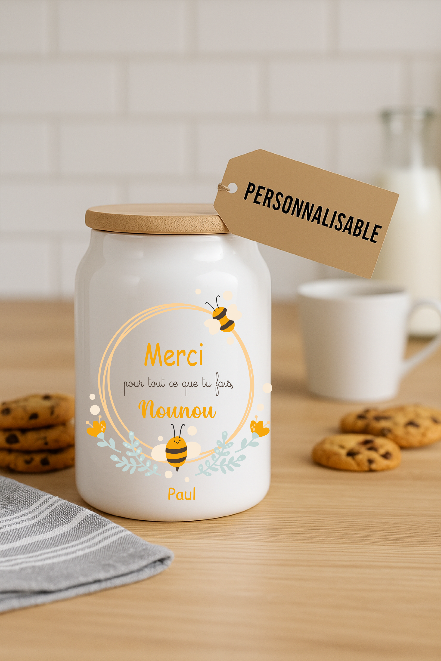 Pot à cookies personnalisable 500 ml “Merci Nounou” – Cadeau nounou abeilles – Cadeau fête des nounous ou Noël – Pot à biscuits céramique avec couvercle bambou