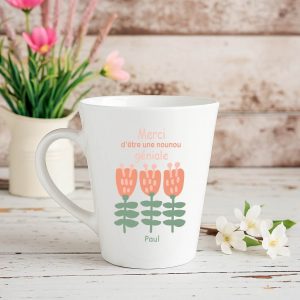 Mug conique “Merci d’être une nounou géniale” personnalisé – Cadeau nounou Noël ou fin d’année – Design fleurs Bébé Panda
