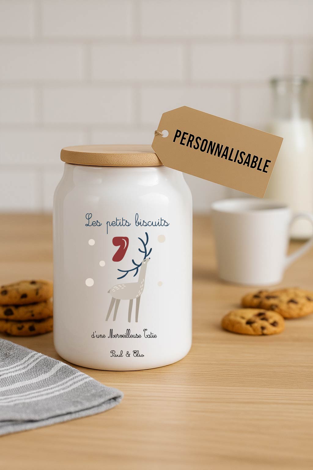 Bocal à biscuits personnalisable – Cadeau Noël Mamie / Marraine / Nounou – Texte modifiable + prénoms – Pot céramique avec couvercle bois – Image 3