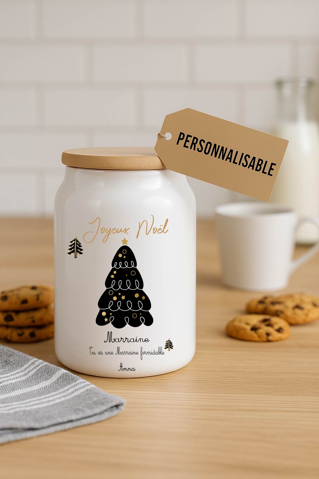 Pot à cookies personnalisable – Cadeau Noël Marraine / Mamie / Nounou – Texte au choix – Bocal céramique avec couvercle bois – Image 3