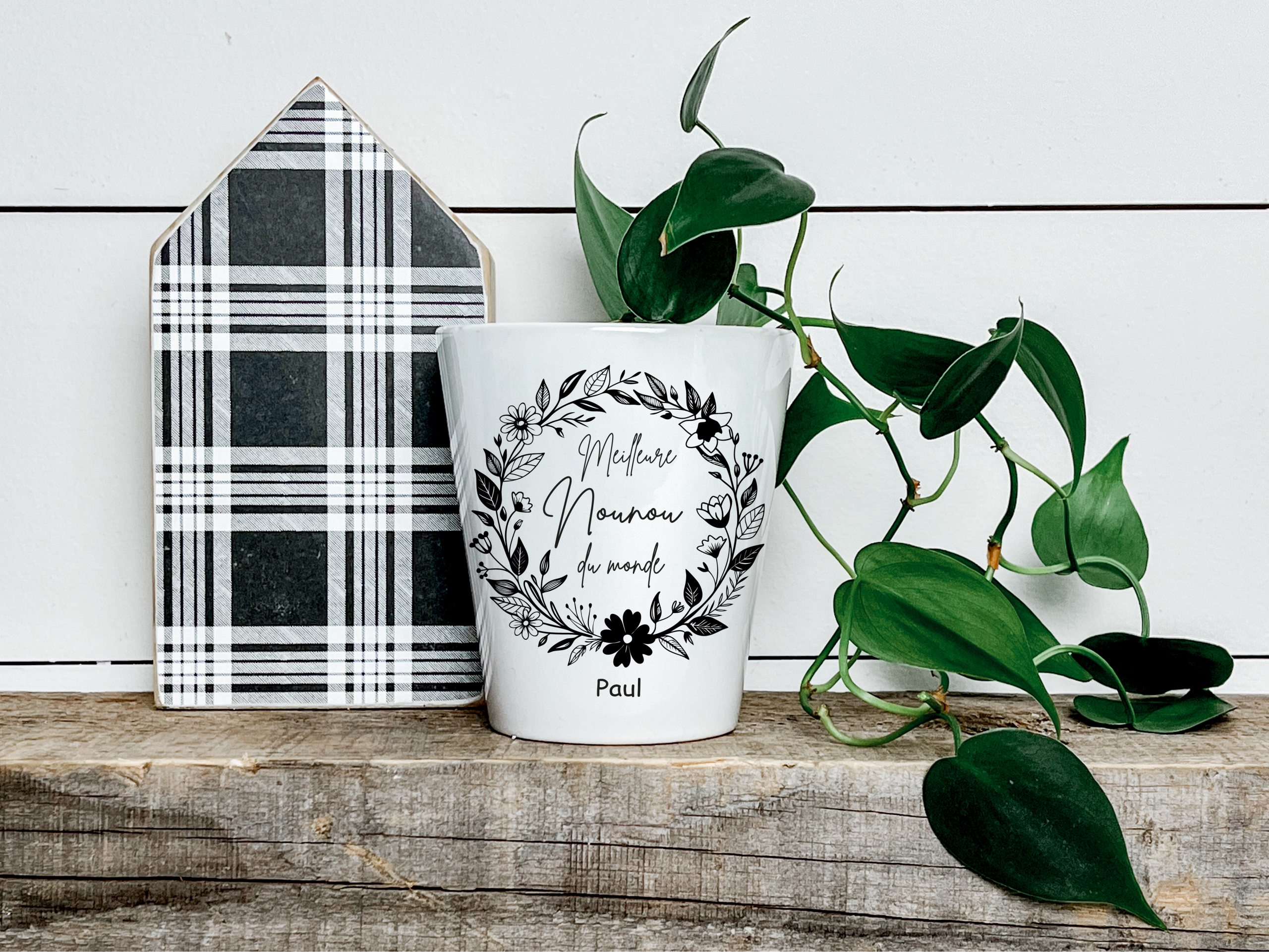 Cache-pot “Nounou en Or” personnalisé – Cadeau Nounou fin d’année ou Noël – Pot céramique prénom –