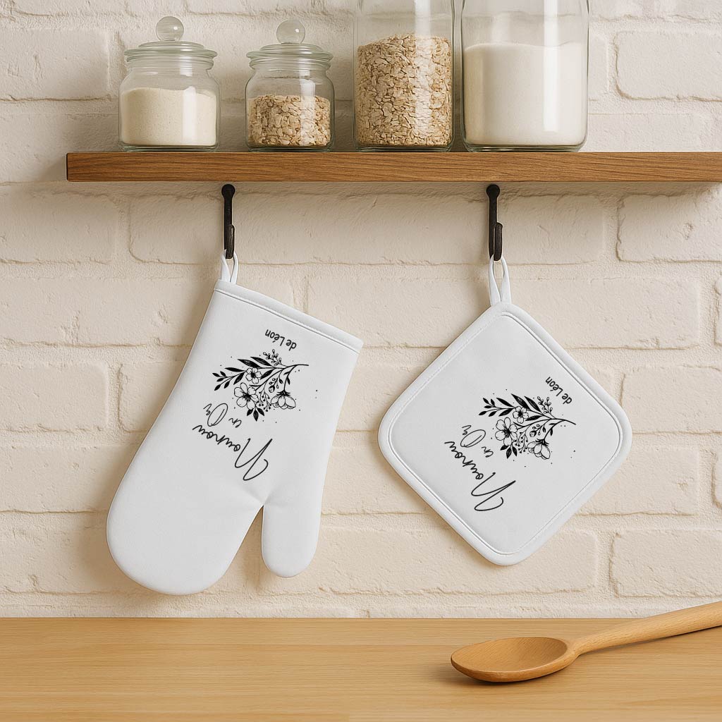 Set gant et manique personnalisés – Nounou en or – Cadeau de Noël ou fête des nounous – Cadeau personnalisé avec prénom – Bébé Panda – Image 2