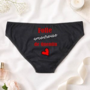 Culotte Femme Personnalisée Folle Amoureuse – Prénom Personnalisable – Lingerie Femme Amour – Cadeau Couple – Tailles S à XXL