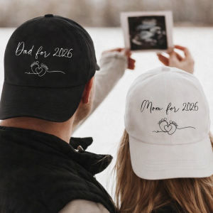 Casquette annonce grossesse couple Dad for 2026 Mom for 2026, duo casquettes futur papa futur maman, annonce grossesse originale, cadeau grossesse couple