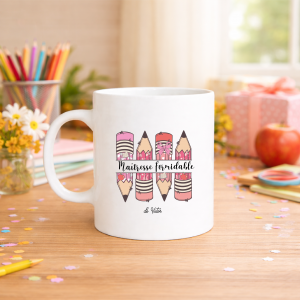 Mug maîtresse formidable personnalisé fin d’année scolaire, cadeau maîtresse avec prénom, tasse école crayons rose 320 ml